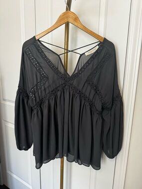 Les Soeurs Dark Grey Sheer Lace-Trim Peasant Blouse - Like New!